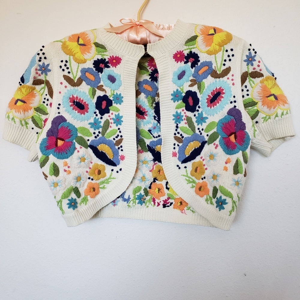 Anthropologie Wendy Hil Embroidered Crop Sweater M